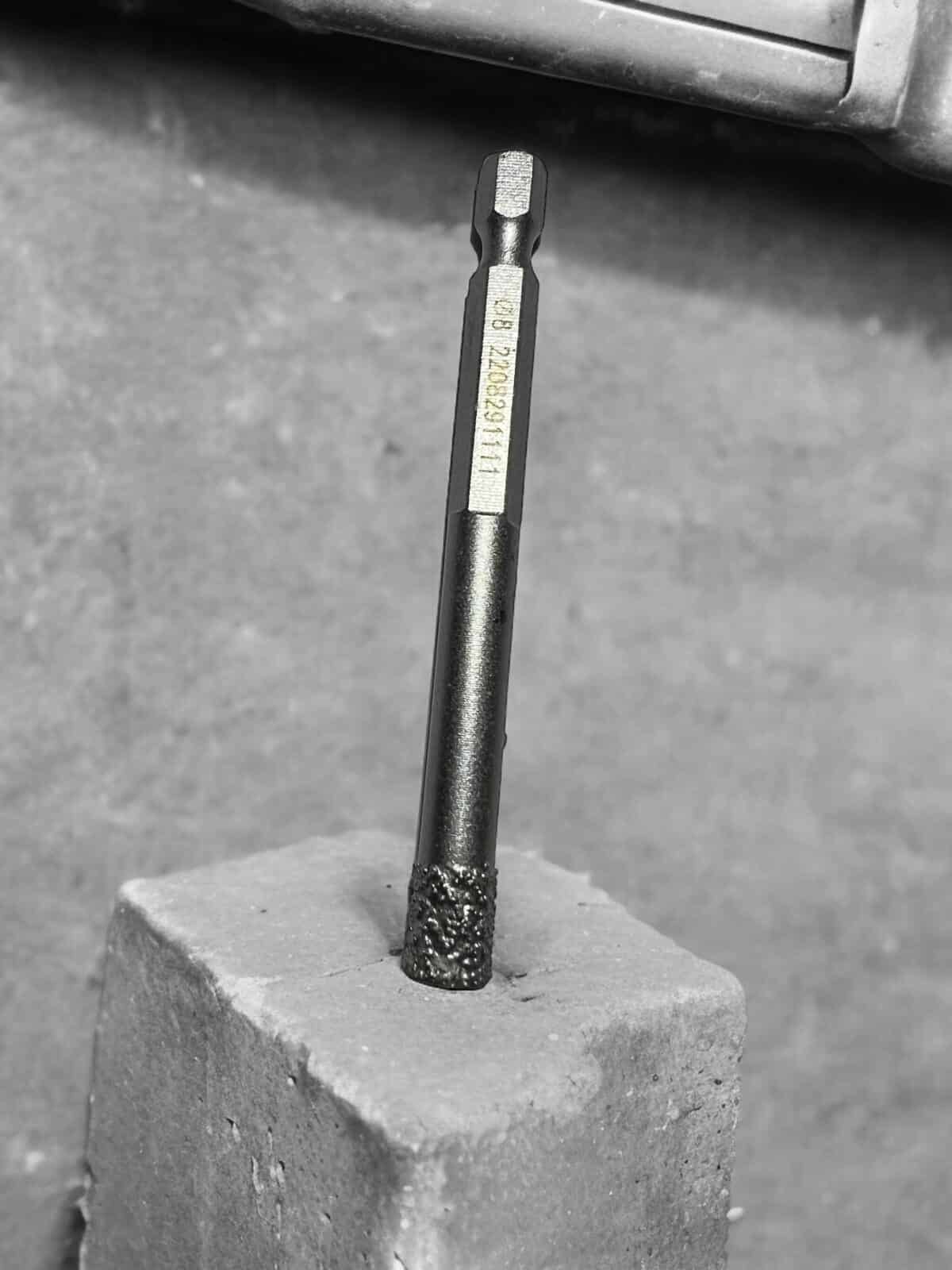 Otwornica - wiertło do gresu 18 mm z mocowaniem Hex - obrazek 4