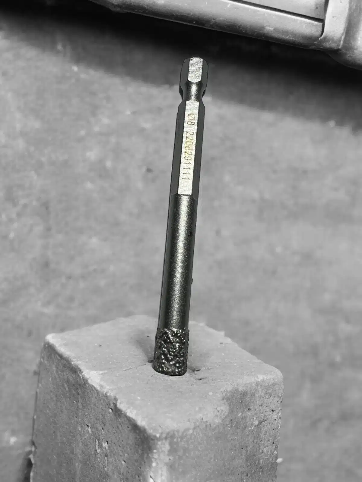 Otwornica - wiertło do gresu 10 mm z mocowaniem Hex - obrazek 2